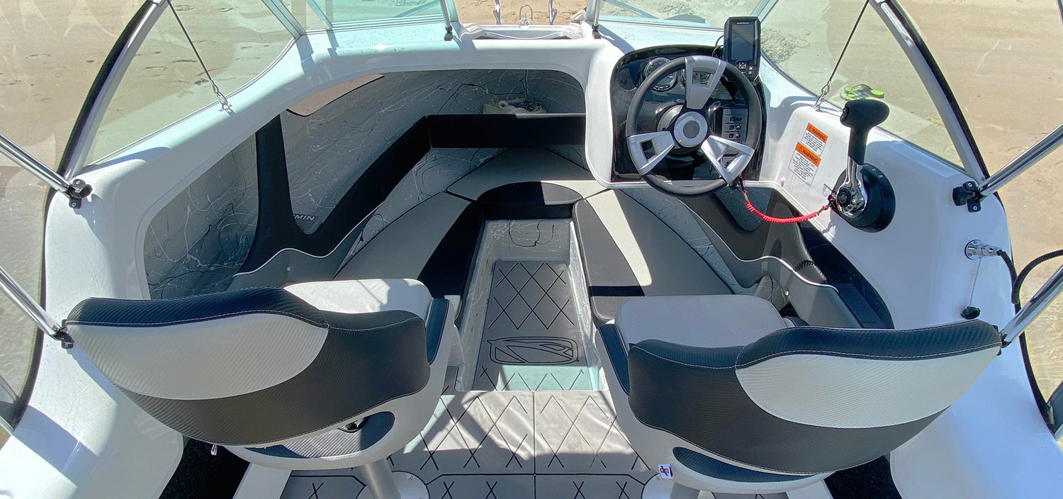 Seats & Tables